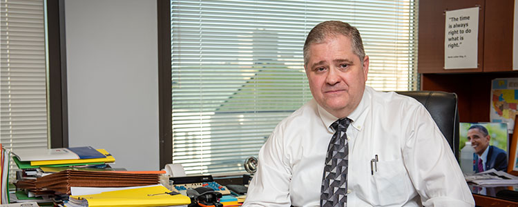 James White takes advantage of the AT&T Signature Program and the Union Plus Deals App James White takes advantage of the AT&T Signature Program and the Union Plus Deals App